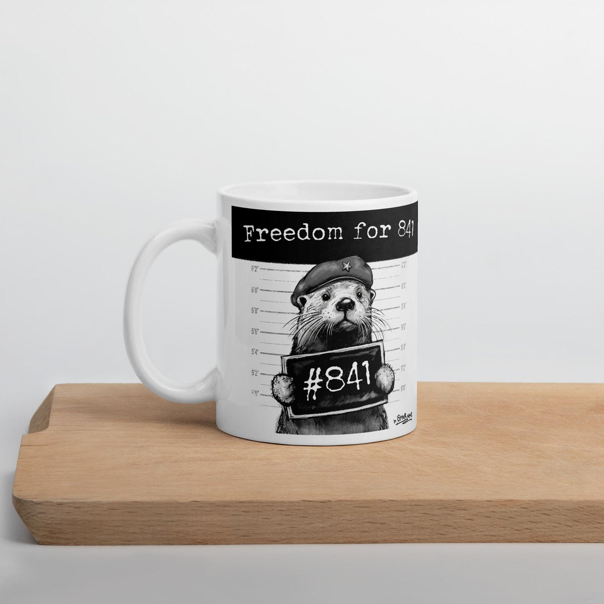 Otter 841 mug on a wooden board