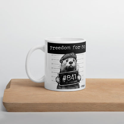 Otter 841 mug on a wooden board