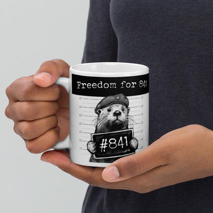 Holding the Otter 841 mug